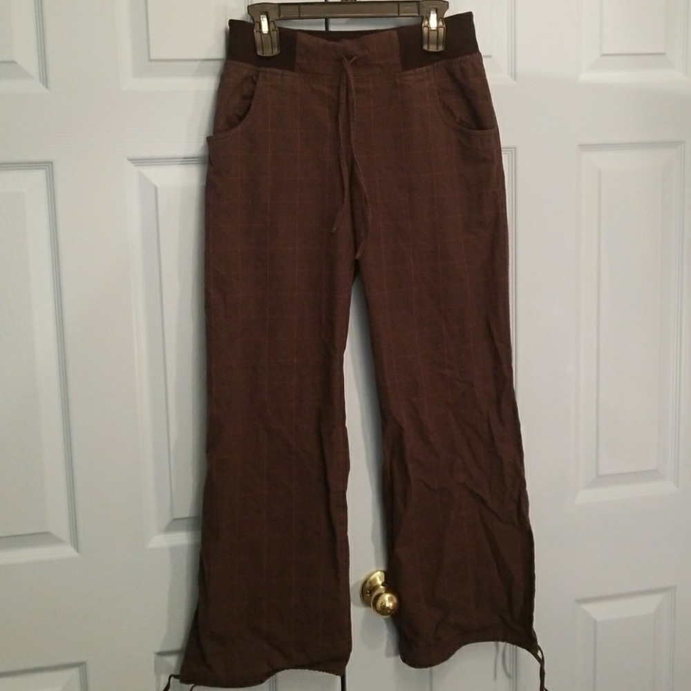 Divided black/red striped drawstring pants